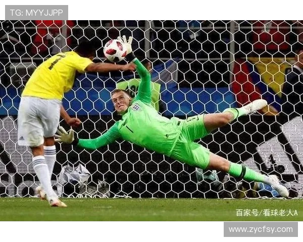 足球比赛中的防线布置与守门员配合