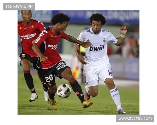 马洛卡通过高效进攻战术提升比赛表现实现突破性进展